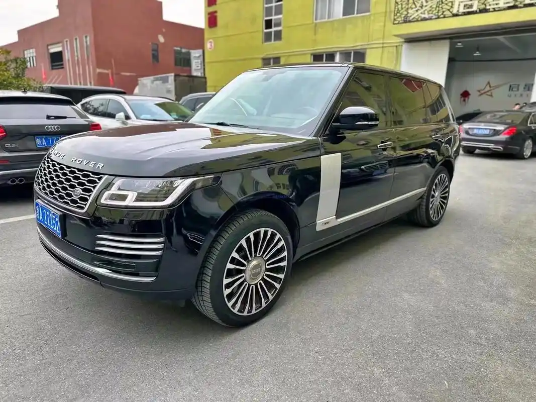 年轻气盛 路虎揽胜 16年路虎行政加长了解一下#路虎揽胜 - 抖音