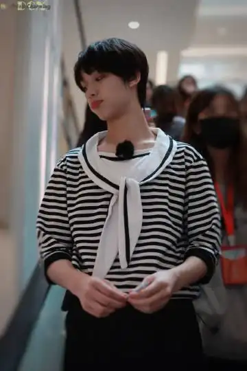 嘟嘟嘴小程来了!@时代少年团-丁程鑫 . 来自我有时间和月亮 - 微博