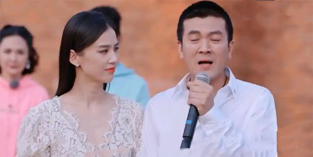 黄圣依说最烦碎嘴男人,更多时候想独处,杨子戏精上身下跪求痛快_妈妈