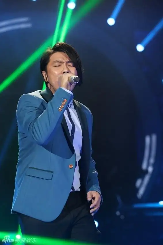 阿杜自曝曾患抑郁症 感谢女友容忍坏脾气