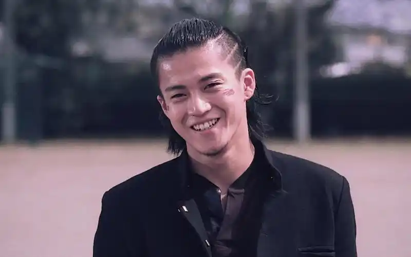 泷谷源治x热血高校23届铃兰双雄之一外来者的君临传说