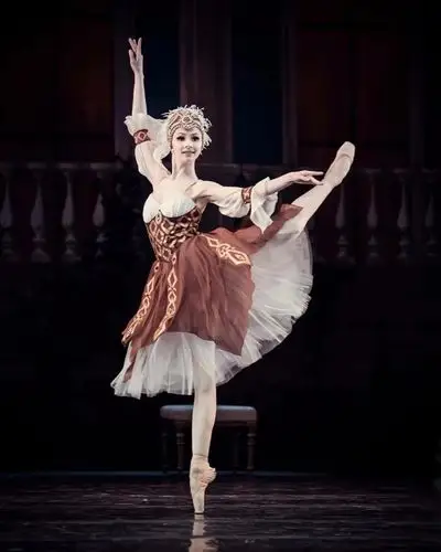 美丽舞姿 惊艳表演