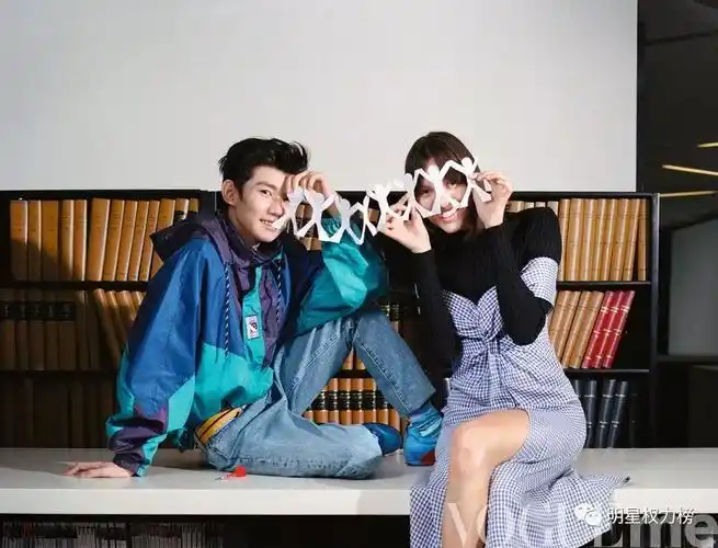 王源杂志大片青春灵动 关晓彤最新造型干练帅气 倪妮新杂志挑战不同