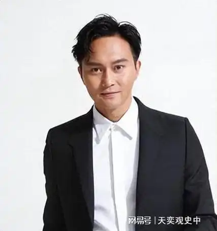 官方终于出手了!张智霖被带走调查,奢靡生活曝光床单都是爱马仕