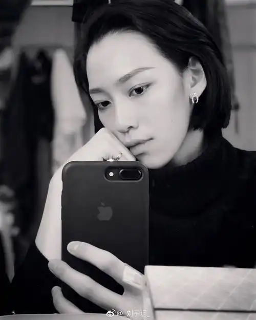 来八一八杨文昊 和前女友 刘子玥吧,真是很配的一对啊