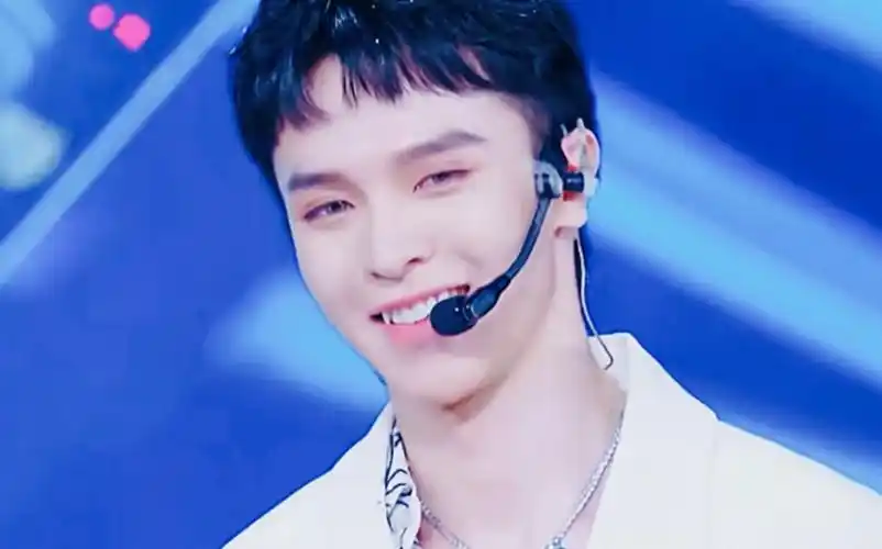 舞台上的王南钧最耀眼