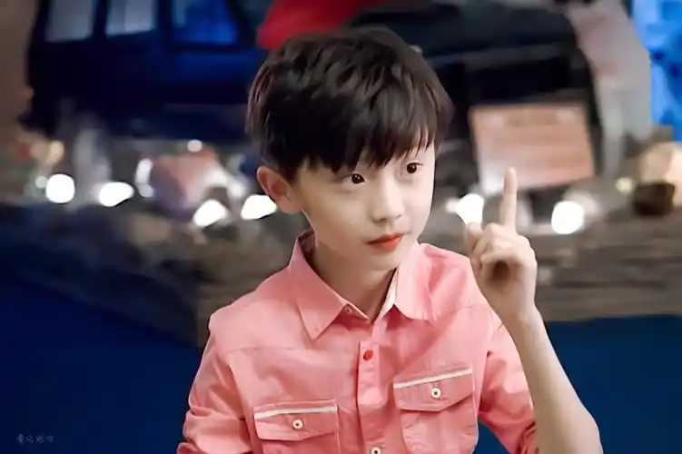 马嘉祺┊白桃猪猪包 真的好粉啊|快乐星球5