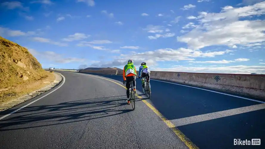 离天空最近的地方骑行