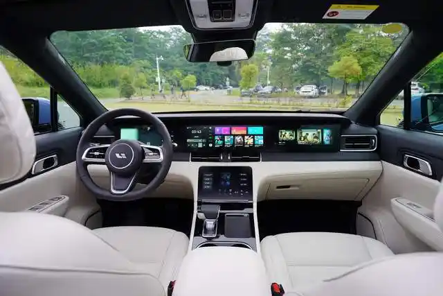 试驾理想one奶爸车新选择汉兰达瞬间不香了