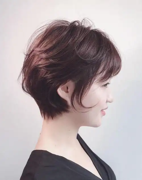 3040岁短发啥头型显年轻40岁女人短发减龄发型