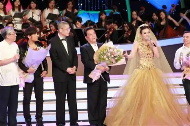 民歌天后陈思思近况:嫁小一岁歌唱家生一女,今46岁气质宛若天仙|师鹏