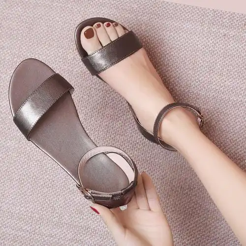 品点pandell新款真皮平跟凉鞋一字带休闲女式平底女鞋露趾罗马风鞋子