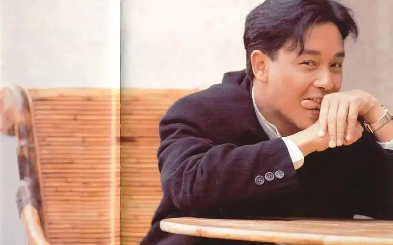 你见过笑得这么开心的张国荣吗?