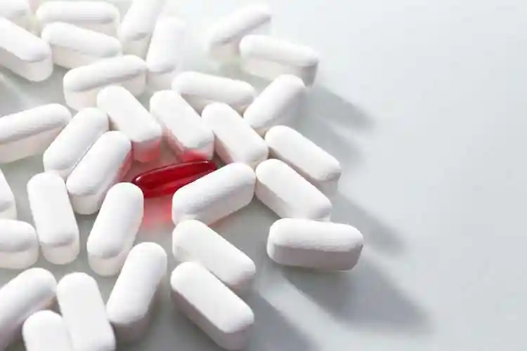 一堆白色药片