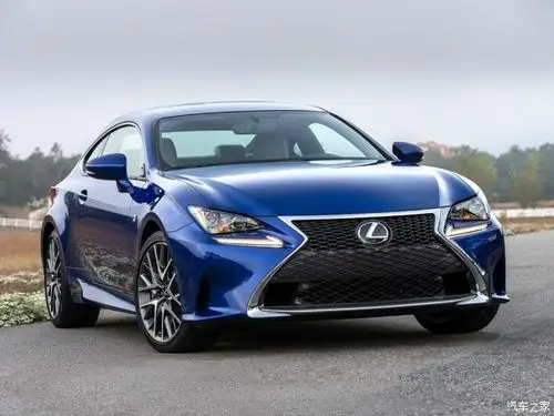 雷克萨斯rc上的蓝色名为:蓝焰色,它是由5层涂装和4次烘烤工艺打造而成