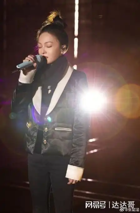 中国歌后连输老外!张韶涵回应「那英需要你」 登微博热搜榜首