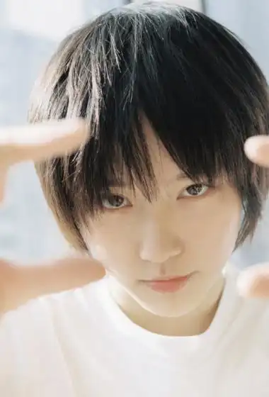 成果午后慵懒白衣写真图片24