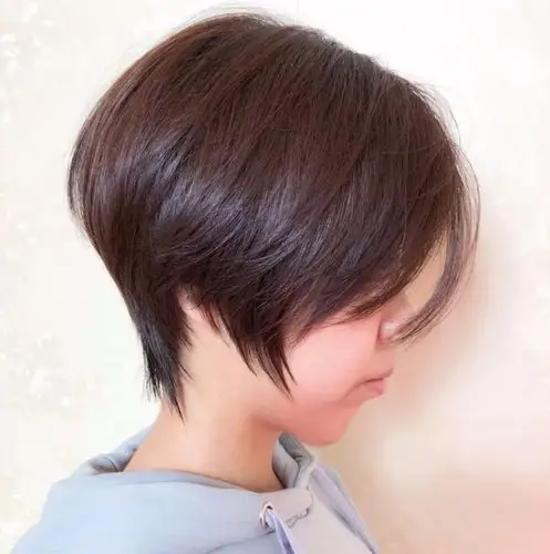 2018最新流行的逆龄感短发剪了一不小心让你年轻10岁