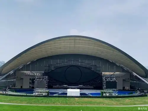 主舞台的这个眼睛屏幕很有特色.