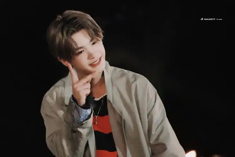 justin黄明昊 【180830 奇妙的食光】