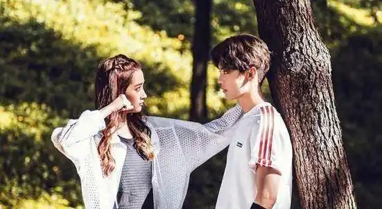 原创从万人爱到全网黑鹿晗和关晓彤的感情能不能走到最后