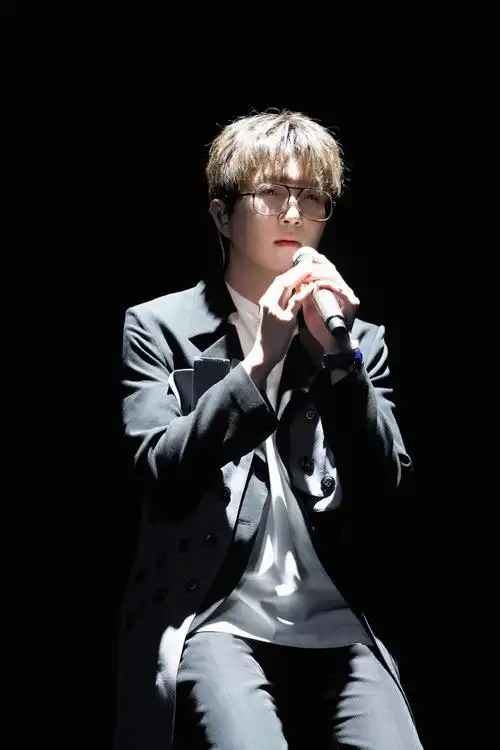 毛不易超话#别克威朗pro#溪流奔腾入海,热爱向阳而生,@毛不易今日份