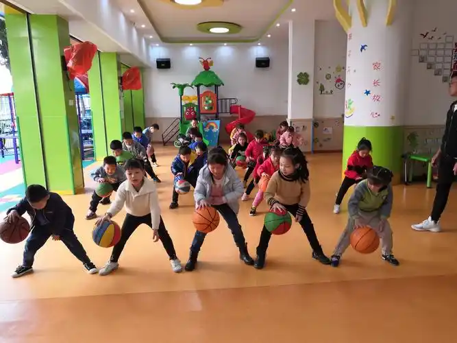 梅县区朝阳幼儿园大二班――体智能篮球课