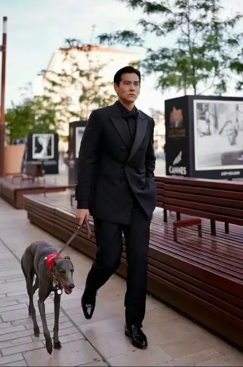 彭于晏开启全球巡跑了##全世界都在偶遇彭于晏跑步除了我