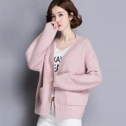 气质厚针织开衫 时尚百搭的色系,不论是办公室穿搭还是外出旅行,都很