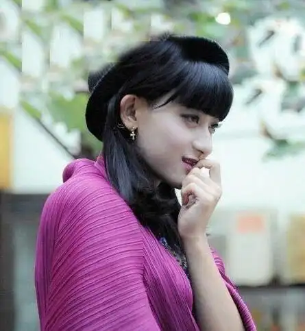 明星罕见反串:张艺兴差一头长发,何润东变小天鹅真第一次见!