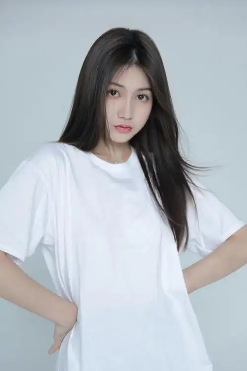 女生8个室内拍照姿势简单自然上镜拍出清纯美美的照片