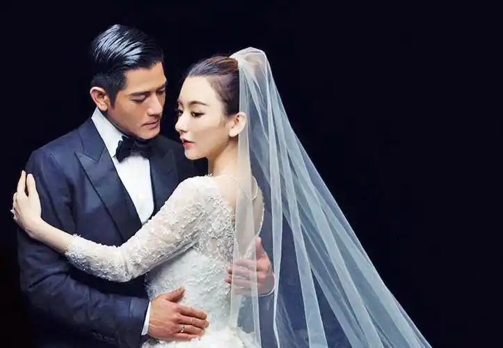 婚后仅6年,"抠门天王"郭富城,已经被方媛"玩弄"于股掌之间-蘑菇号