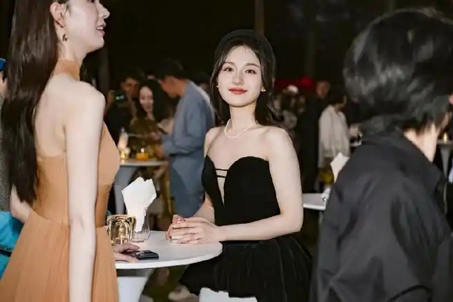 李兰迪线下饭拍