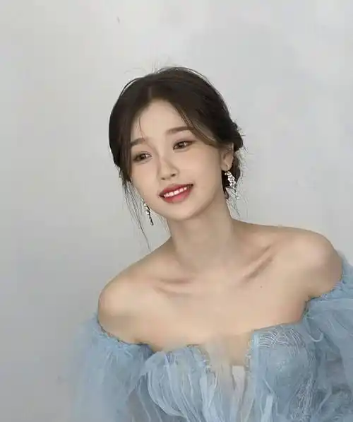 女明星虞书欣写真合集甜美可爱优雅时尚