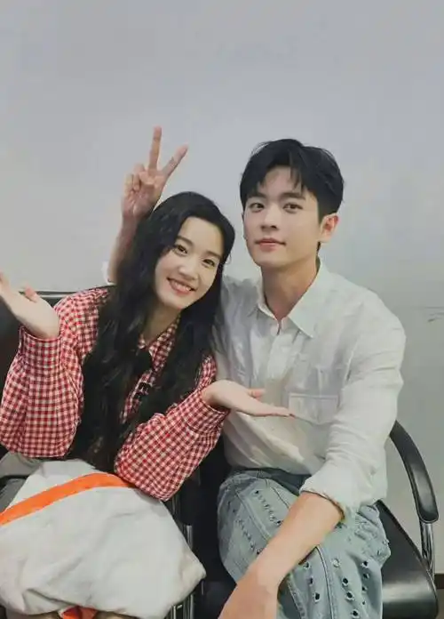 于适媚粉?杨洋被前女友吐槽抠门?黄景瑜衰神附体?侯雯元小牌大耍?