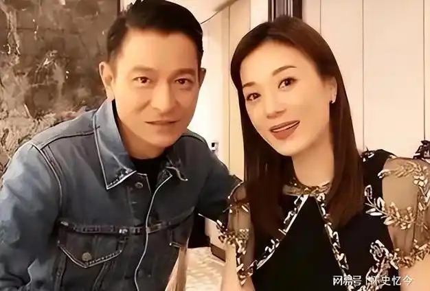 25年了刘德华和她的关系终于曝光就差一张结婚证了