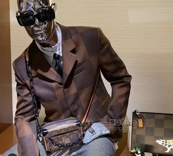 lvnigo联名系列盒子包吴亦凡同款mini软盒子老花斜跨box链条男包模特