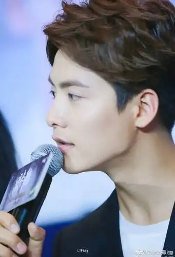 马天宇侧颜杀,丰神俊朗,眉目如画,是漫画里走出来的"少年"呐_新浪看点