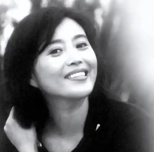 丁嘉丽,年轻时没管好下半身,如今为此付出代价,64岁依旧单身_嘉丽和