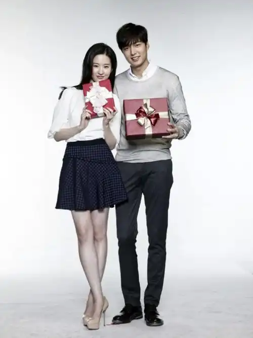 李敏镐刘亦菲这组广告图我还一直保存着…#李敏镐馒化