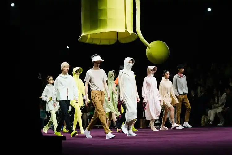 moution茉寻全新系列发布上海时装周引领时髦轻户外趋势