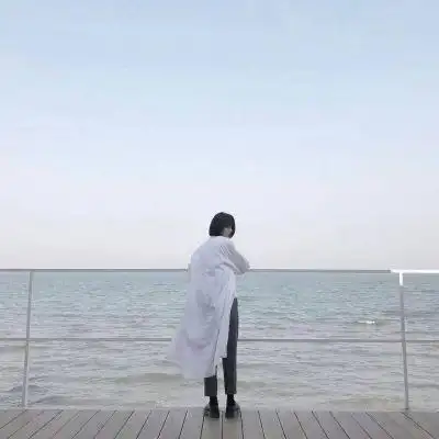 2020最新个性好看的情侣背影头像一男一女 能处就处不能处就别装