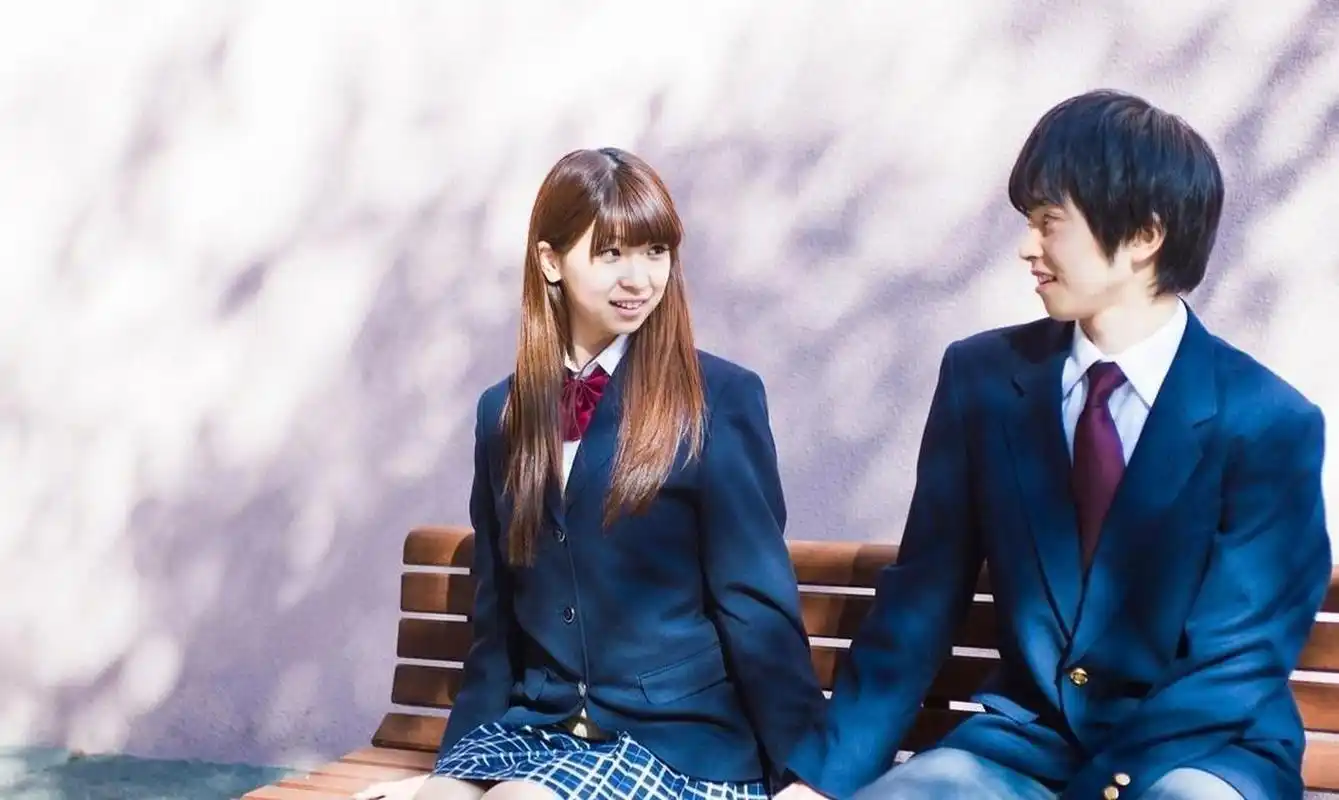 朴灿烈未公开的女友发文称三年地下恋情中,朴灿烈背地里出轨十余次.