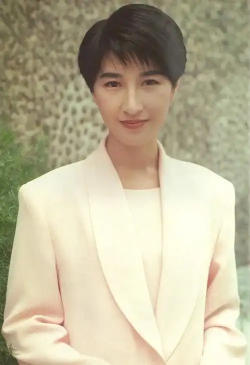 关咏荷明明长得很一般,但她和别人同框却从没输过,这是怎么回事