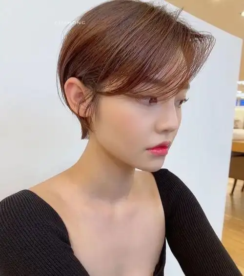 清爽利落又都雅关注发型图片库,每资量享好发型简略又时髦的挂耳短发