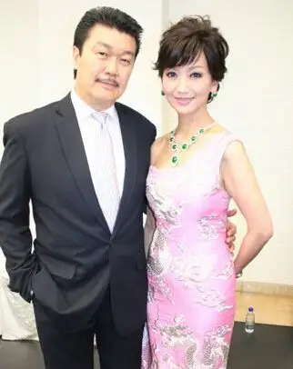 赵雅芝老公黄锦燊个人资料照片