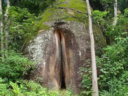 天下奇观---------广东丹霞山的阳元石与阴元石 【猎奇】