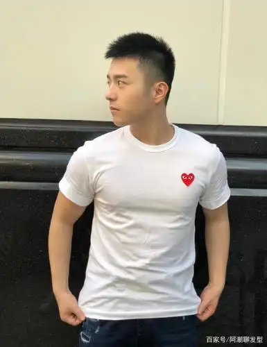 2020年男生帅气的两边铲短发型有哪些?理发师建议剪这3款就够了