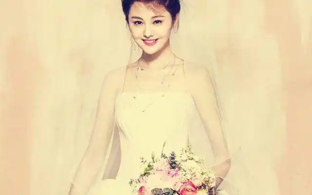 你们喜欢穿婚纱的郑爽吗?