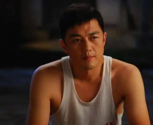 李亚鹏:拿出压箱底老照片,在父亲离世23年之际深情缅怀父子亲情_爸爸